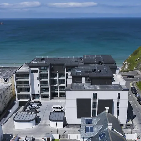 Cliff Edge Apartmán *