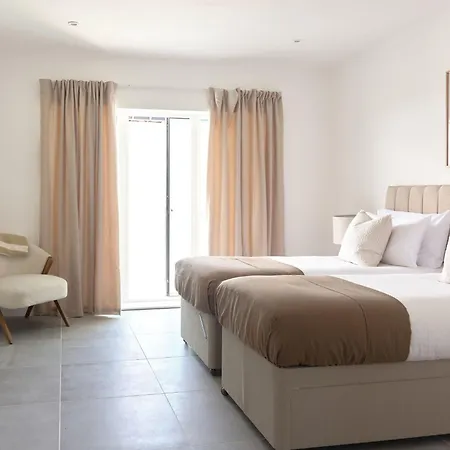Cliff Edge Apartmán New Quay